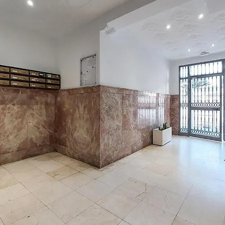 Apartment Gorgeous In Fuengirola